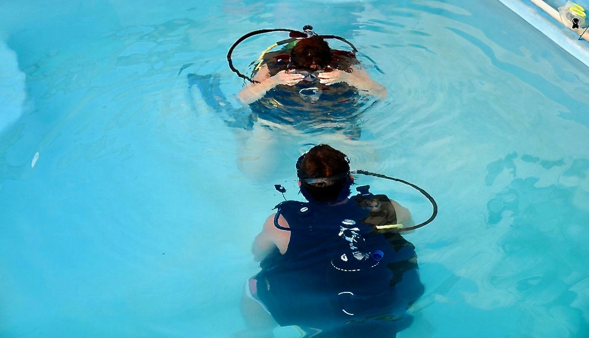 Clearing a scuba mask during Open Water Diver training